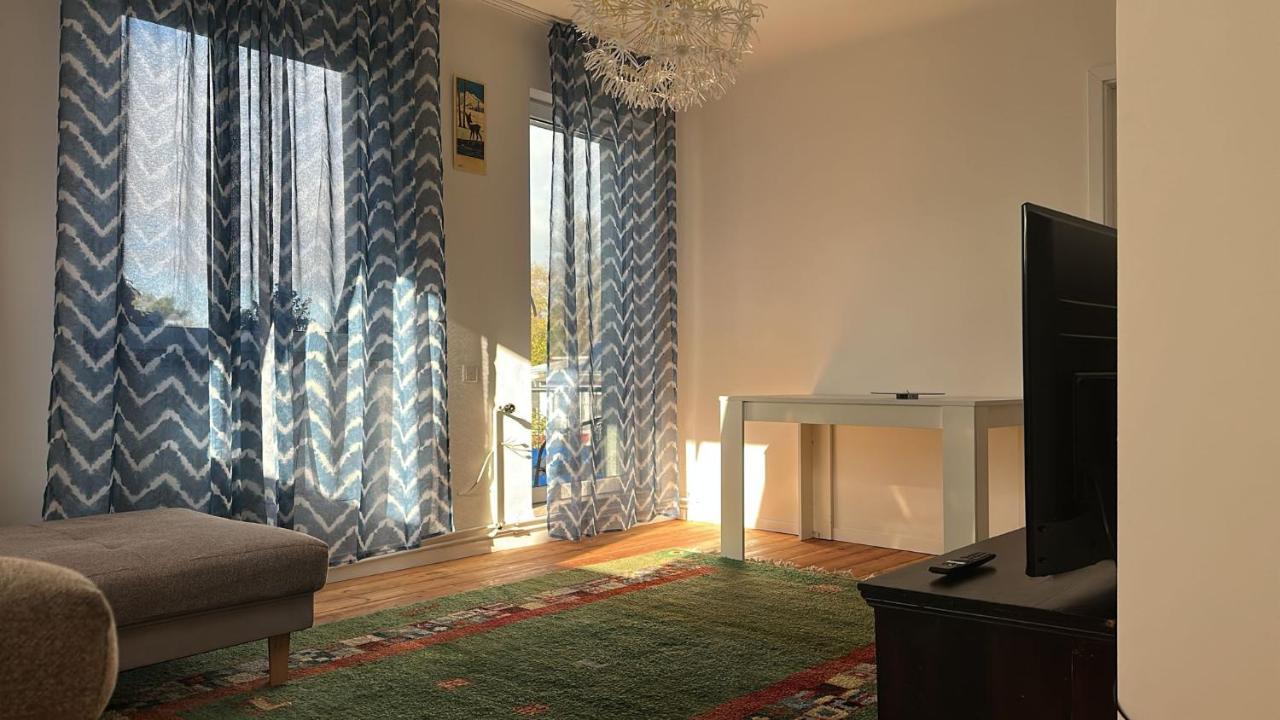 Apartment With Parking In Berlin 11 Eksteriør billede